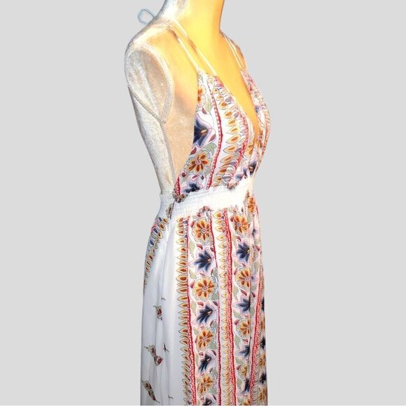 Selfie Leslie floral halter maxi dress! - Picture 9 of 13